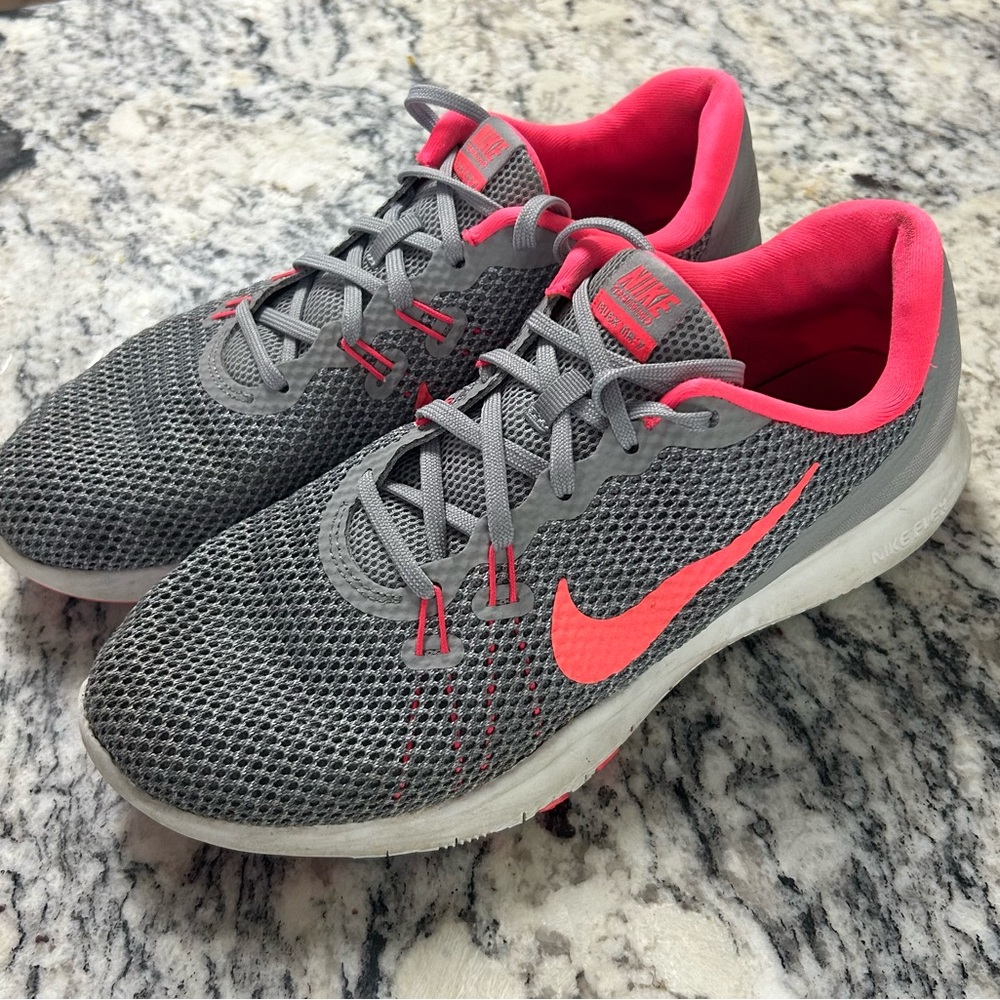 Nike Women's Gray and Pink Running Shoes Size 9